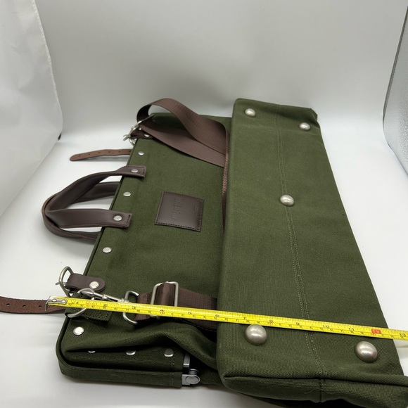 Line Of Trade Green Canvas Weekender Bag with Brown Leather Straps - Picture 10 of 15